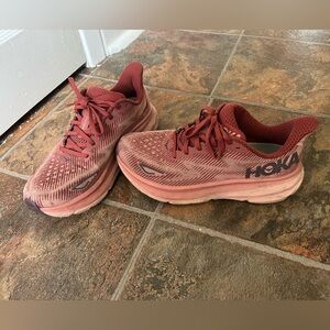 Hoka Clifton 9 women’s